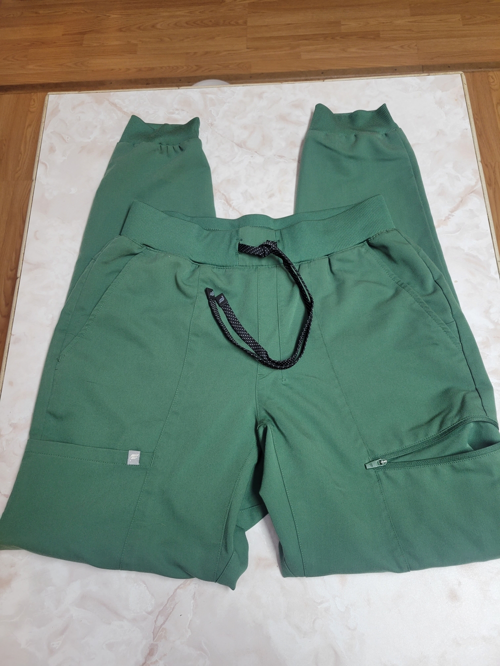Fabletics On-Call Scrub Joggers Women’s M Tall Surgical Green Cargo Pants